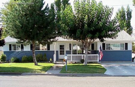 40 E. Arnold St. 