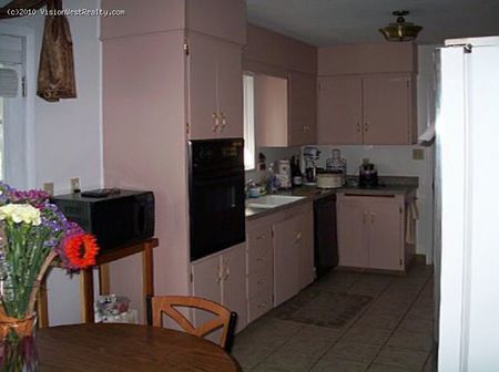 40 E. Arnold St.: