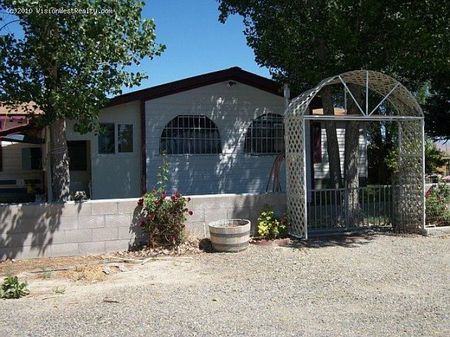 7425 W. Rose Creek Rd.:
