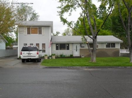 1628 LaVega Ave. 