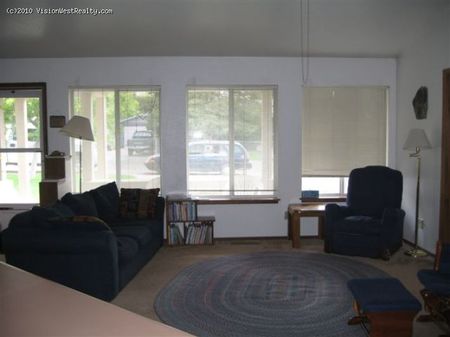 1651 Lahontan Ave.: