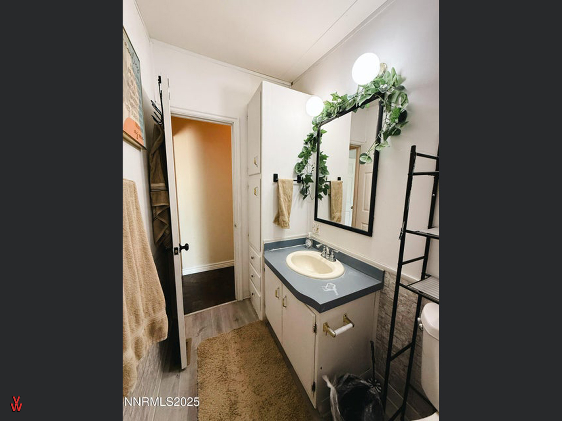 102ManhattanDr.-Bathroom