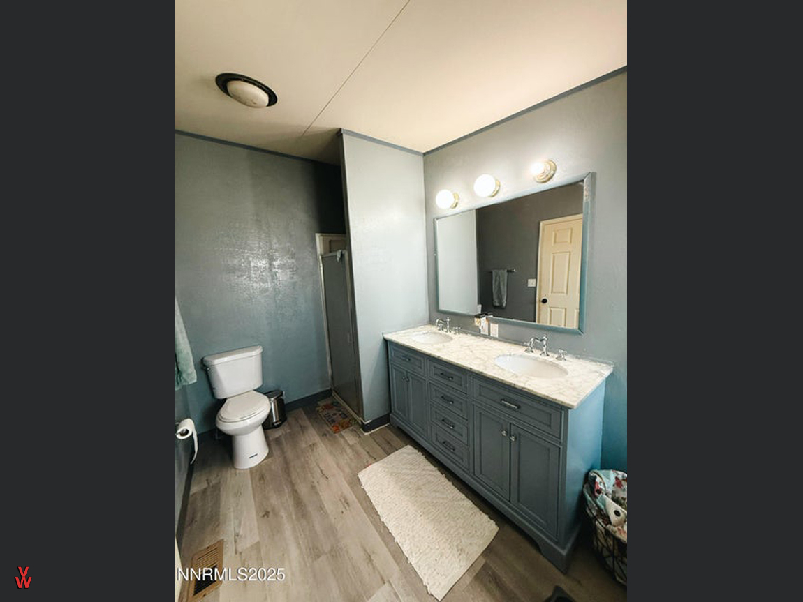 102ManhattanDr.-Bathroom2