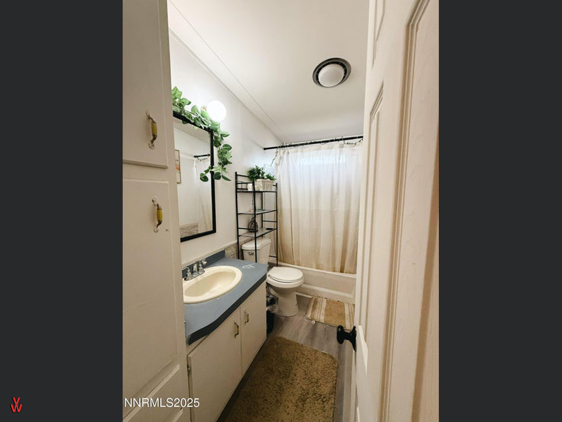102ManhattanDr.-Bathroom_a