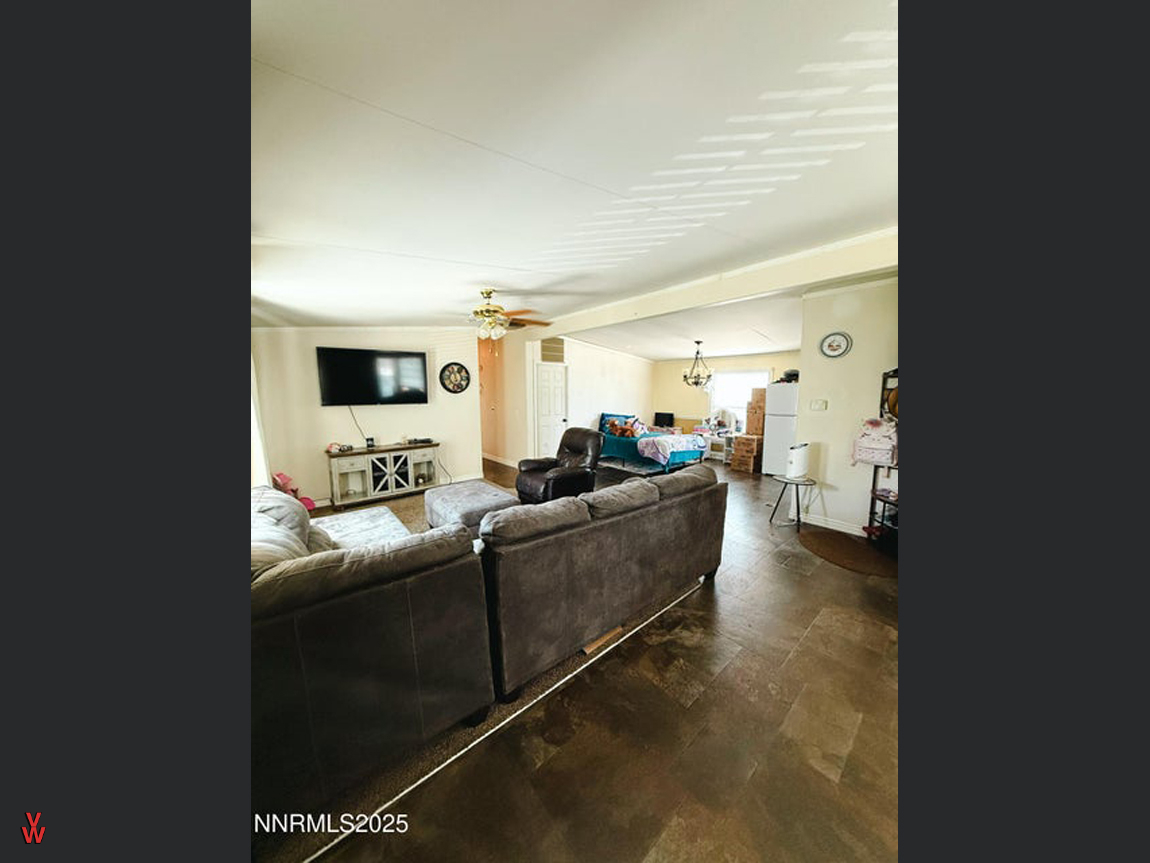 102ManhattanDr.-LivingRoom