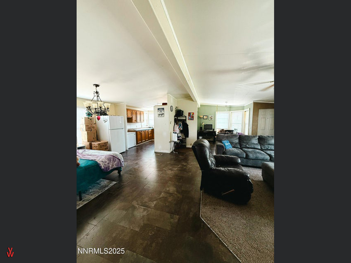 102ManhattanDr.-LivingRoom3