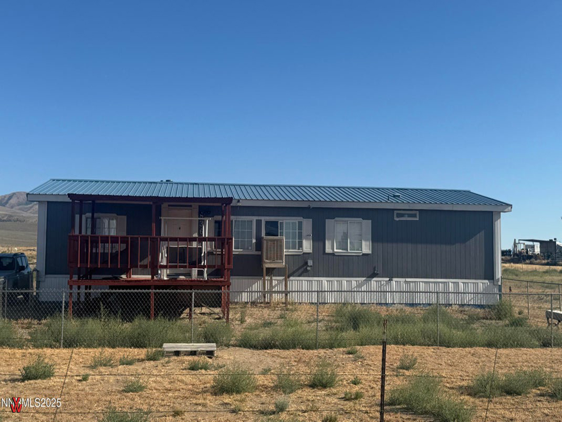 8360PrairieDogAve-Back
