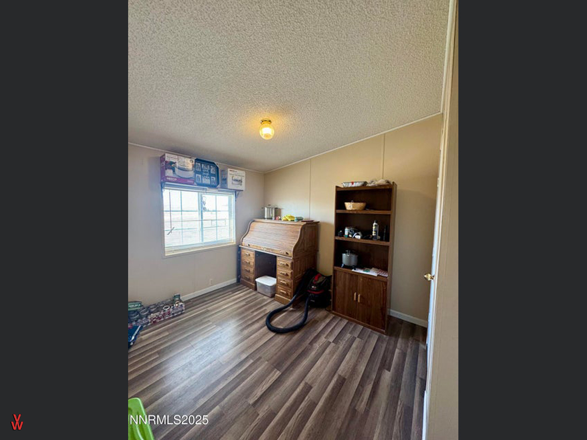 8360PrairieDogAve-Bedroom