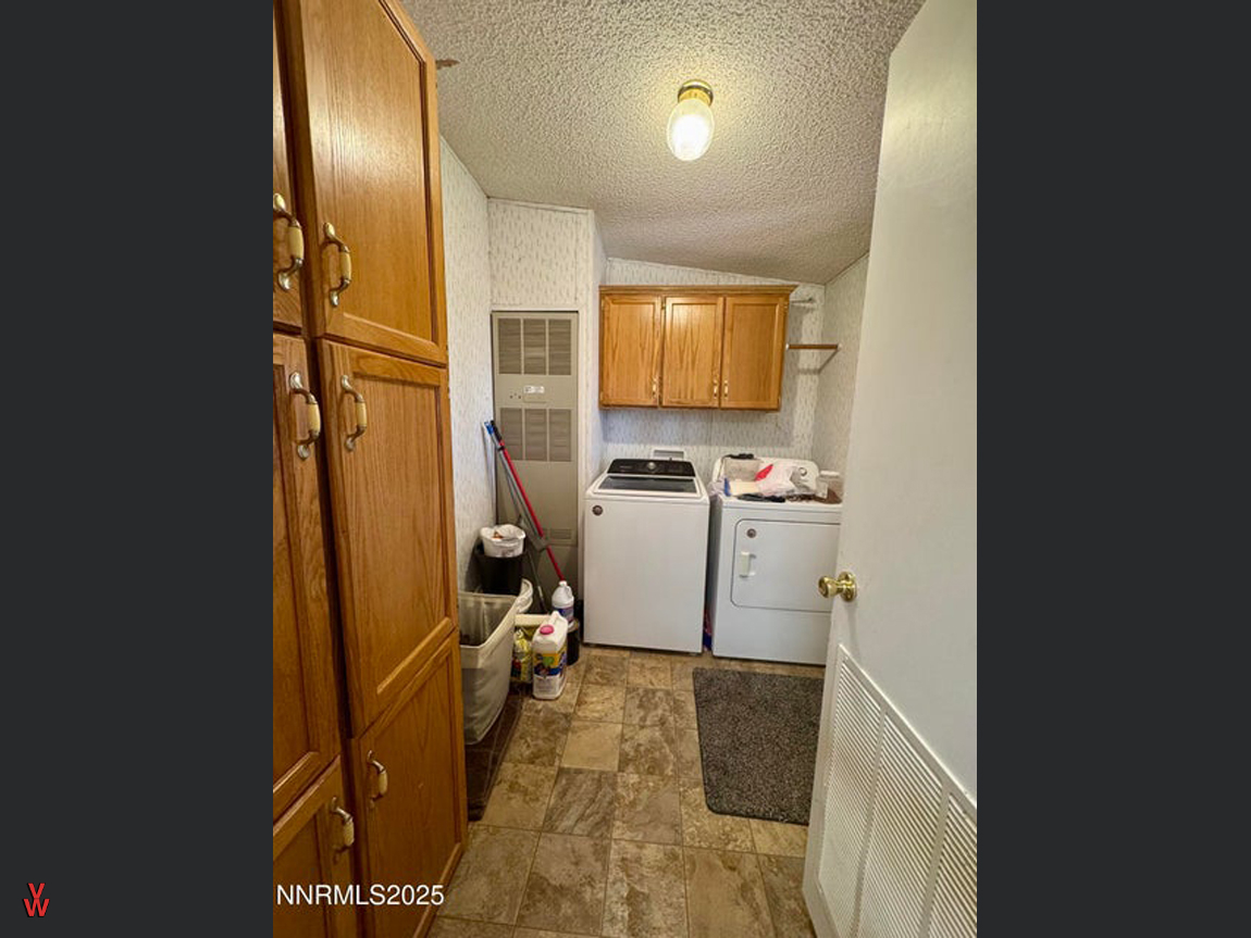 8360PrairieDogAve-LaundryRoom