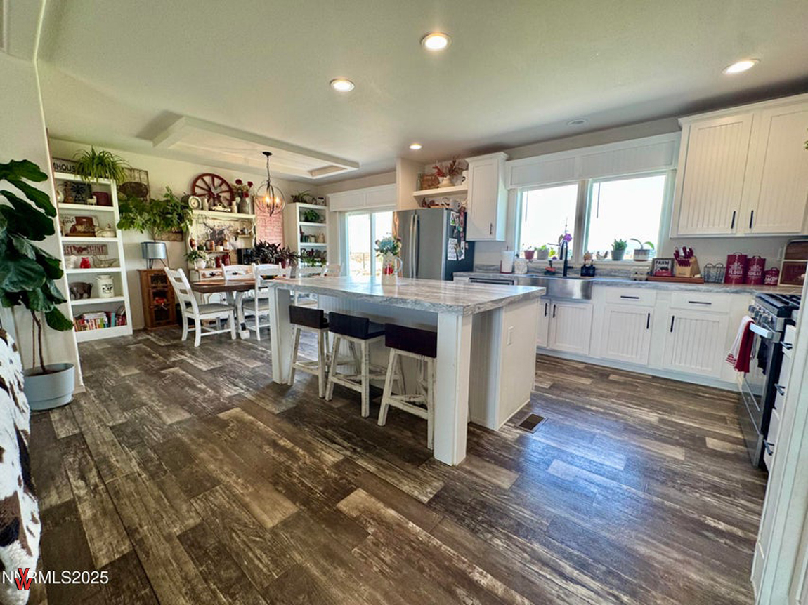 155MistyCt-Kitchen