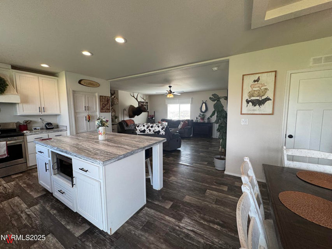 155MistyCt-Kitchen2