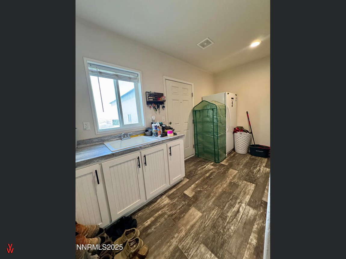 155MistyCt-LaundryRoom2