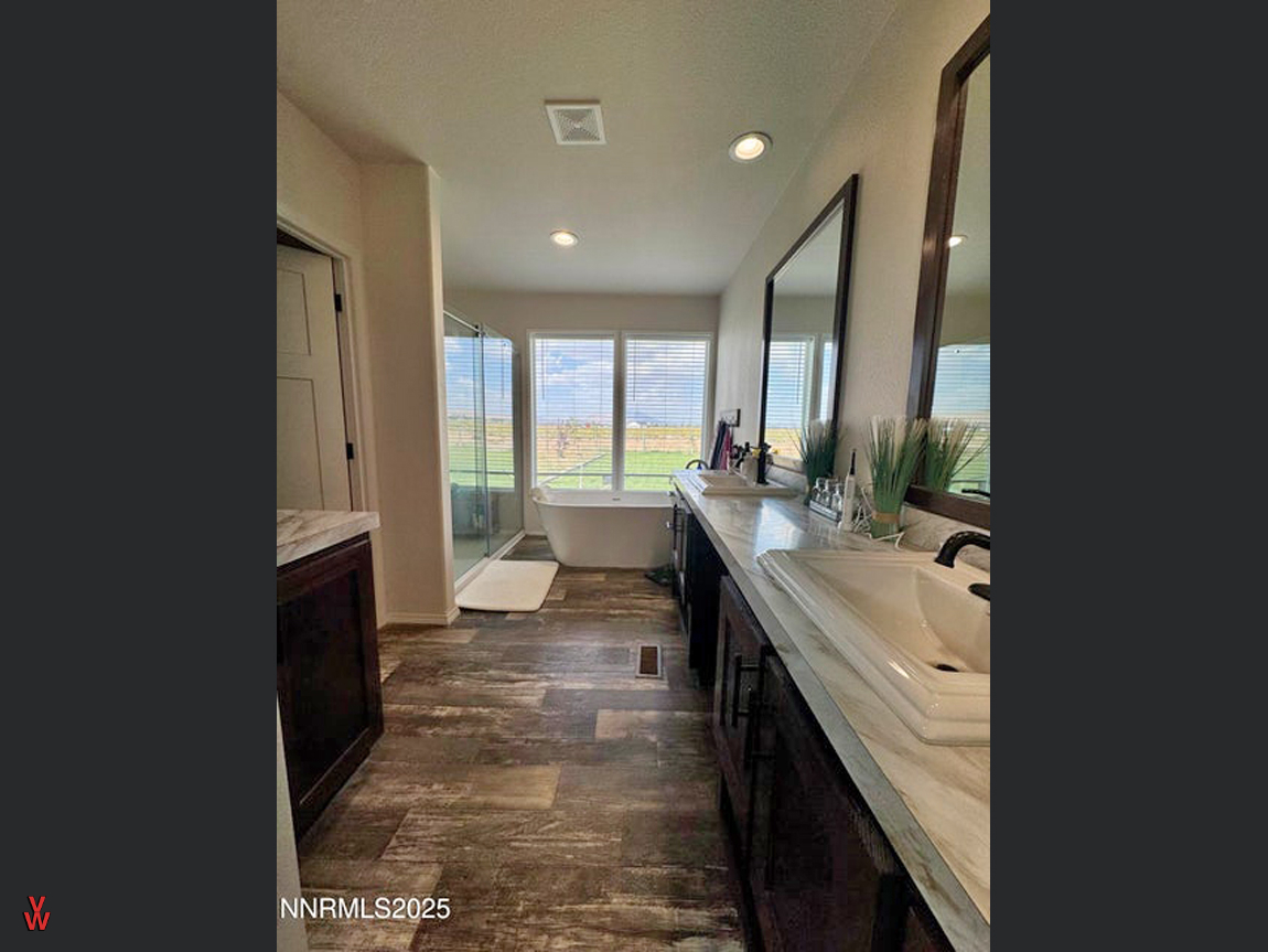 155MistyCt-MasterBath