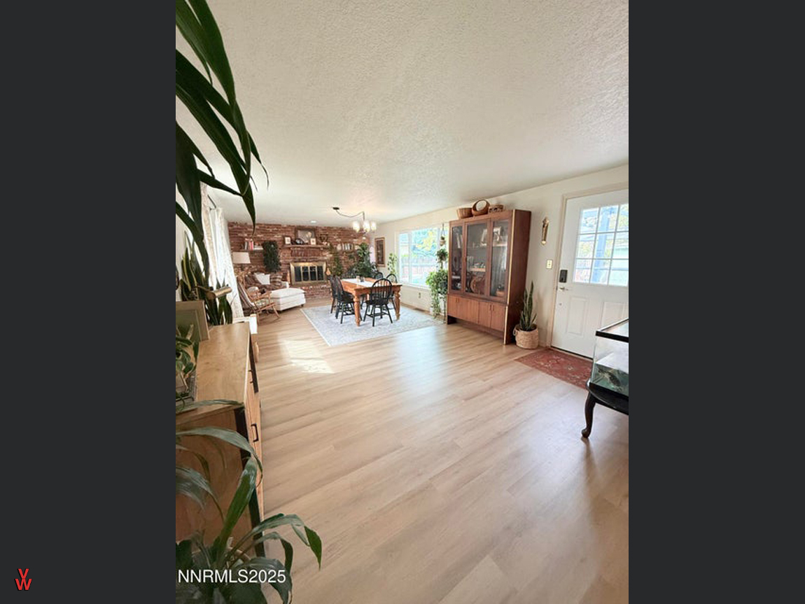 55NHighlandDr-DiningArea