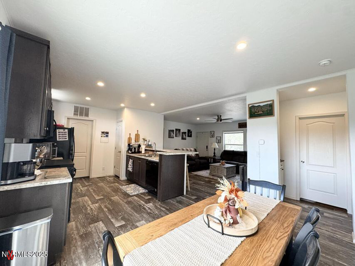 3160MarsAve-Kitchen-Dining