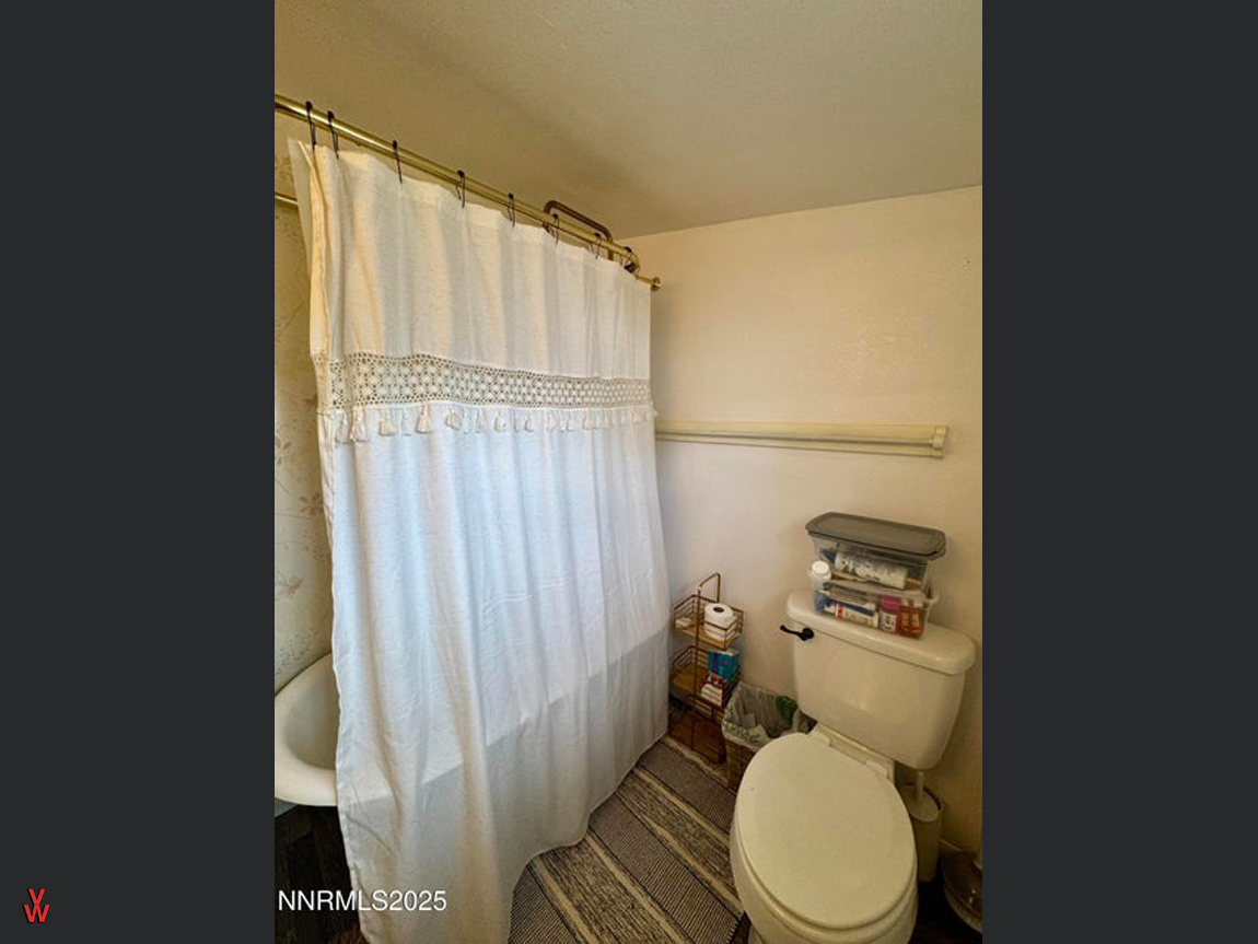 134ShepardSt-Bathroom