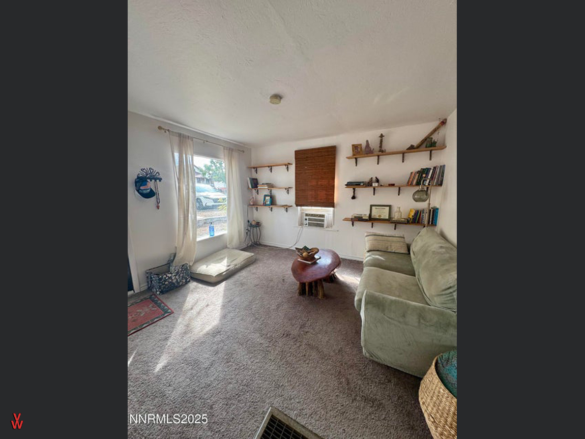 134ShepardSt-LivingRoom2