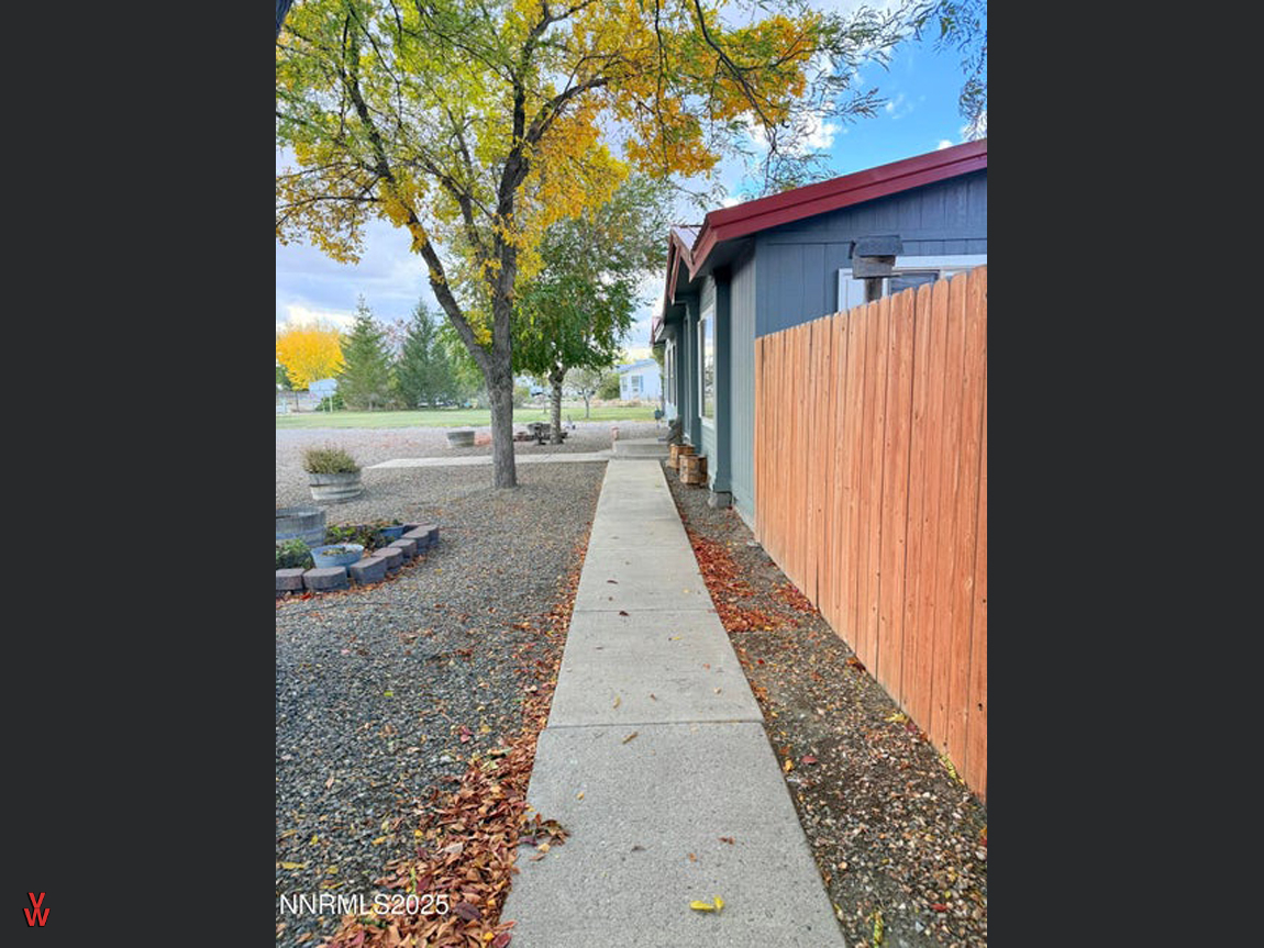 4575PogonipDr-Exterior11