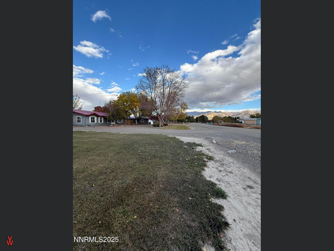 4575PogonipDr-Exterior2