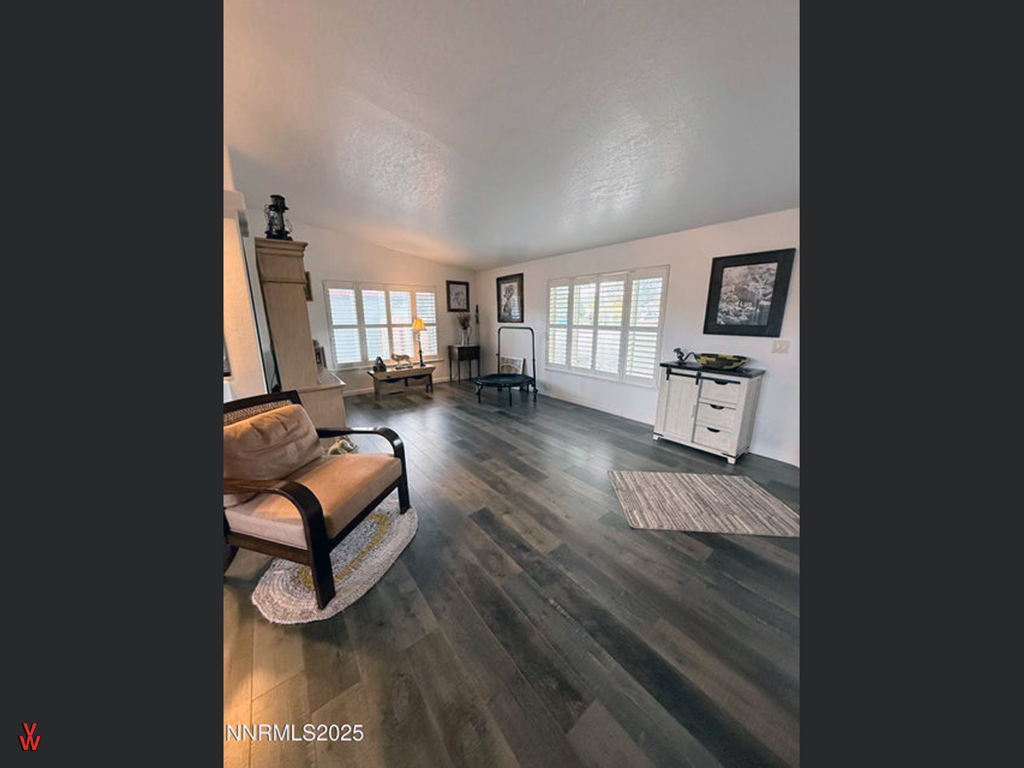 4575PogonipDr-FamilyRoom