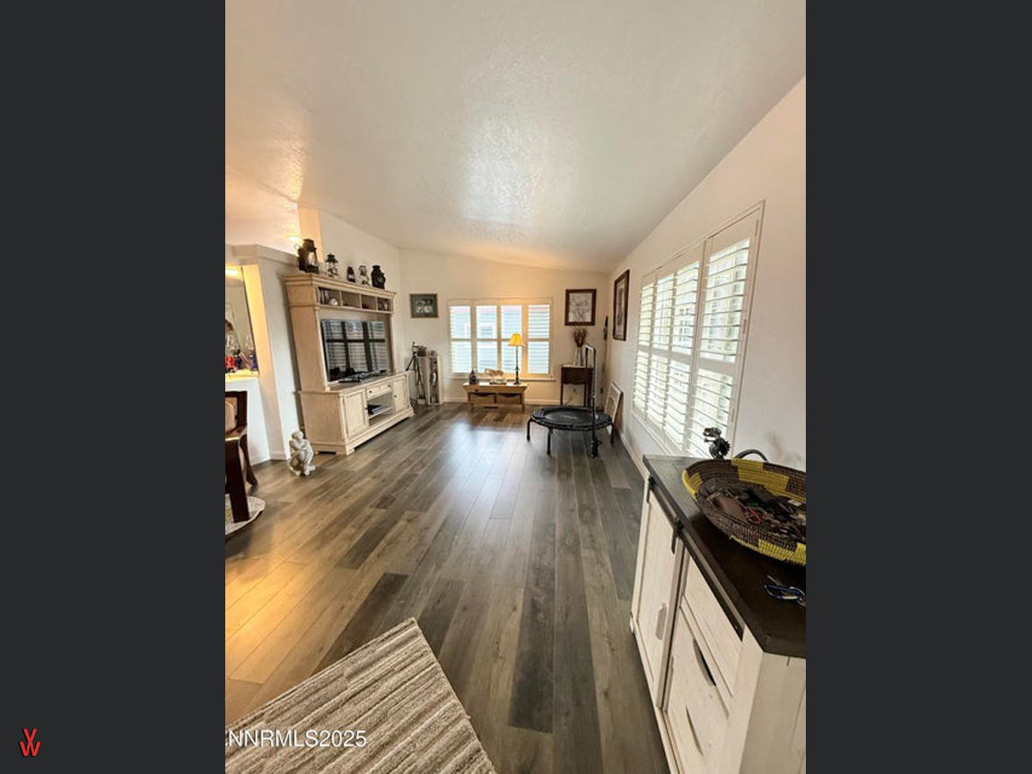 4575PogonipDr-FamilyRoom2