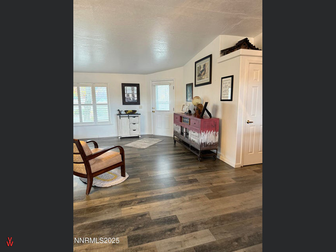 4575PogonipDr-FamilyRoom3