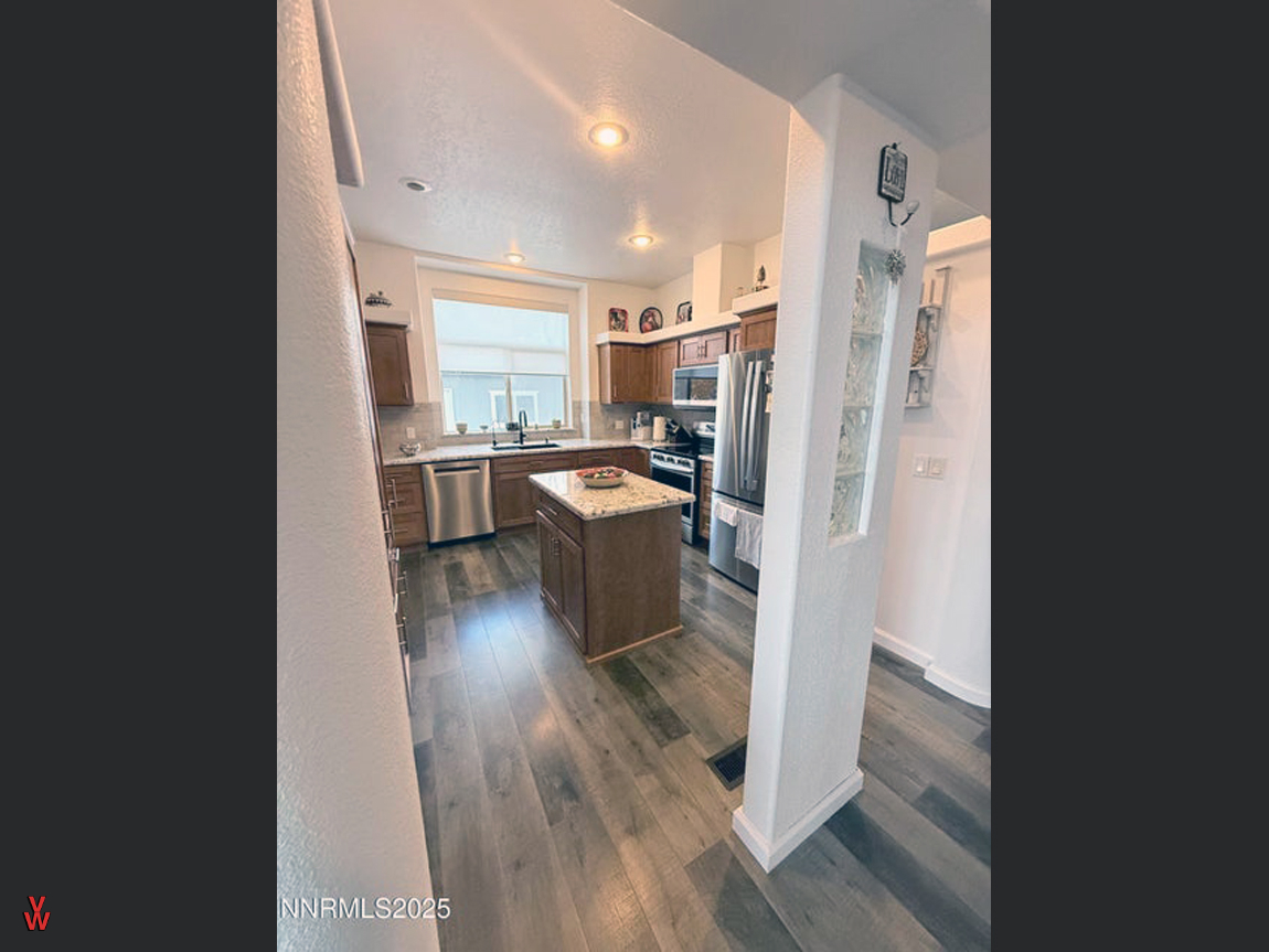 4575PogonipDr-Kitchen