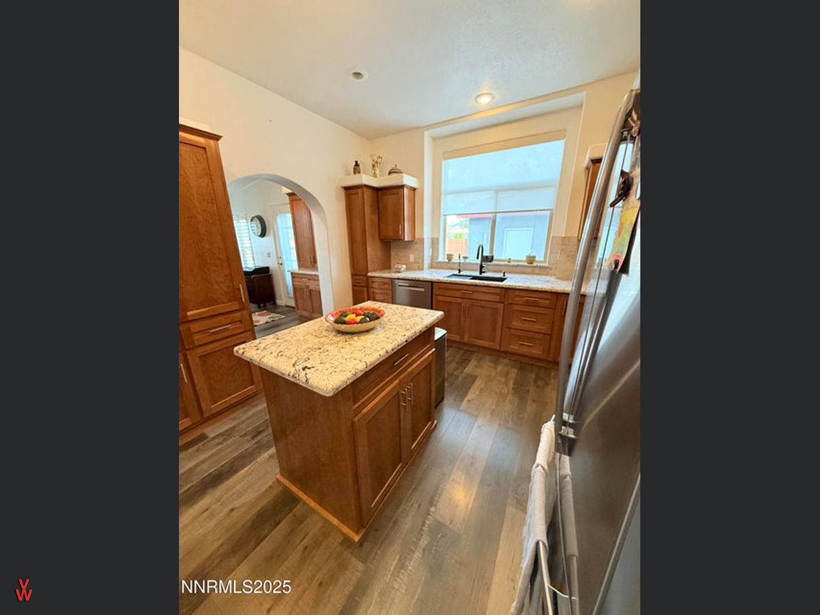 4575PogonipDr-Kitchen3