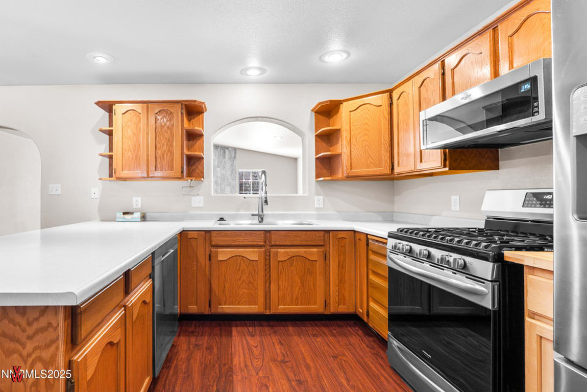 1834ScottSt-Kitchen2