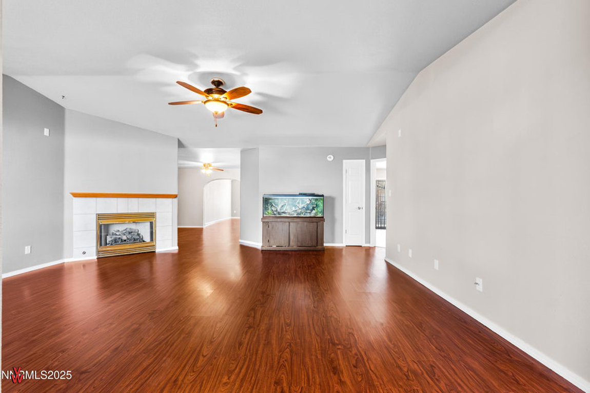 1834ScottSt-LivingRoom2