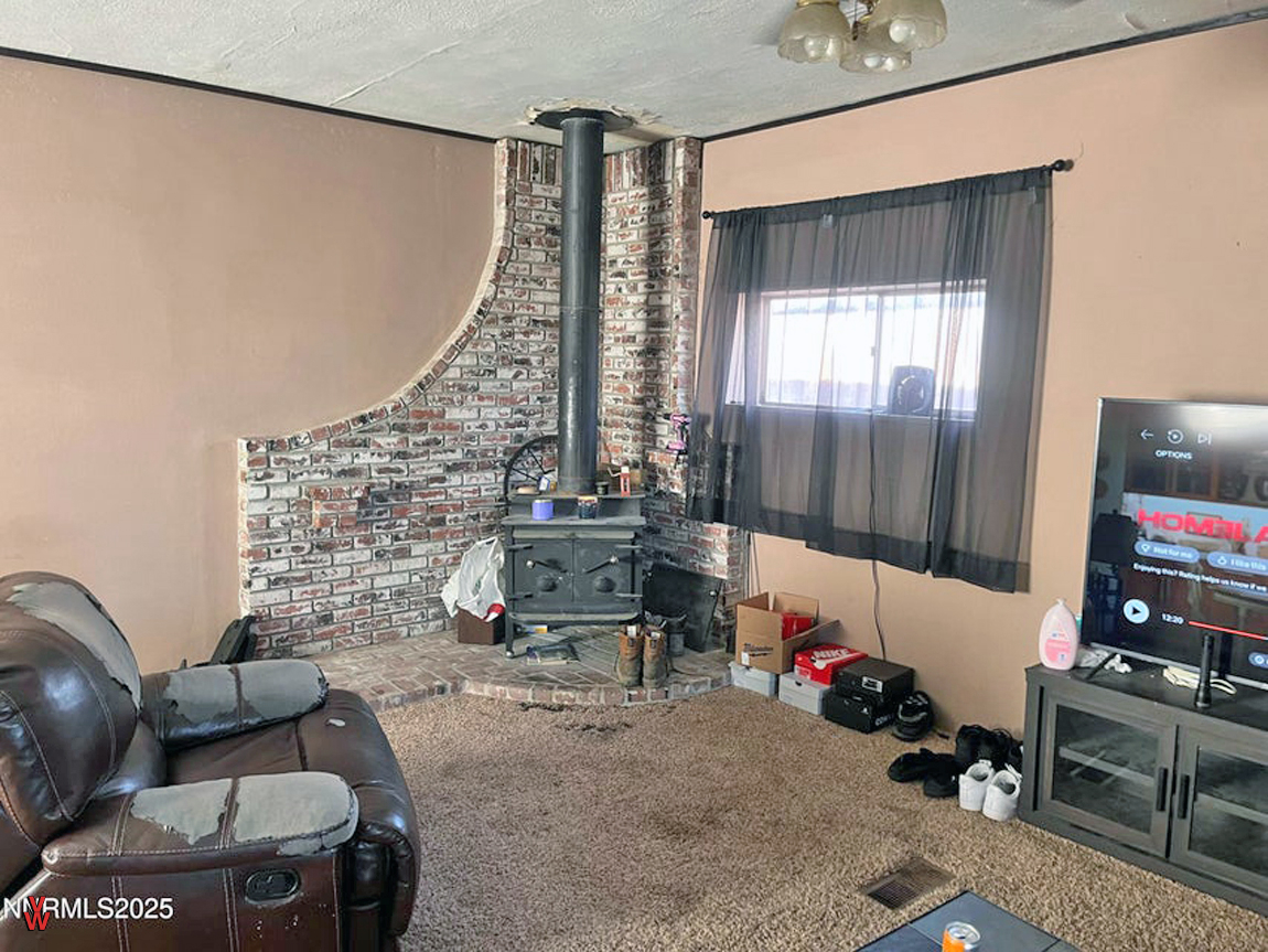 360ESecondStBattleMountain-LivingRoom2