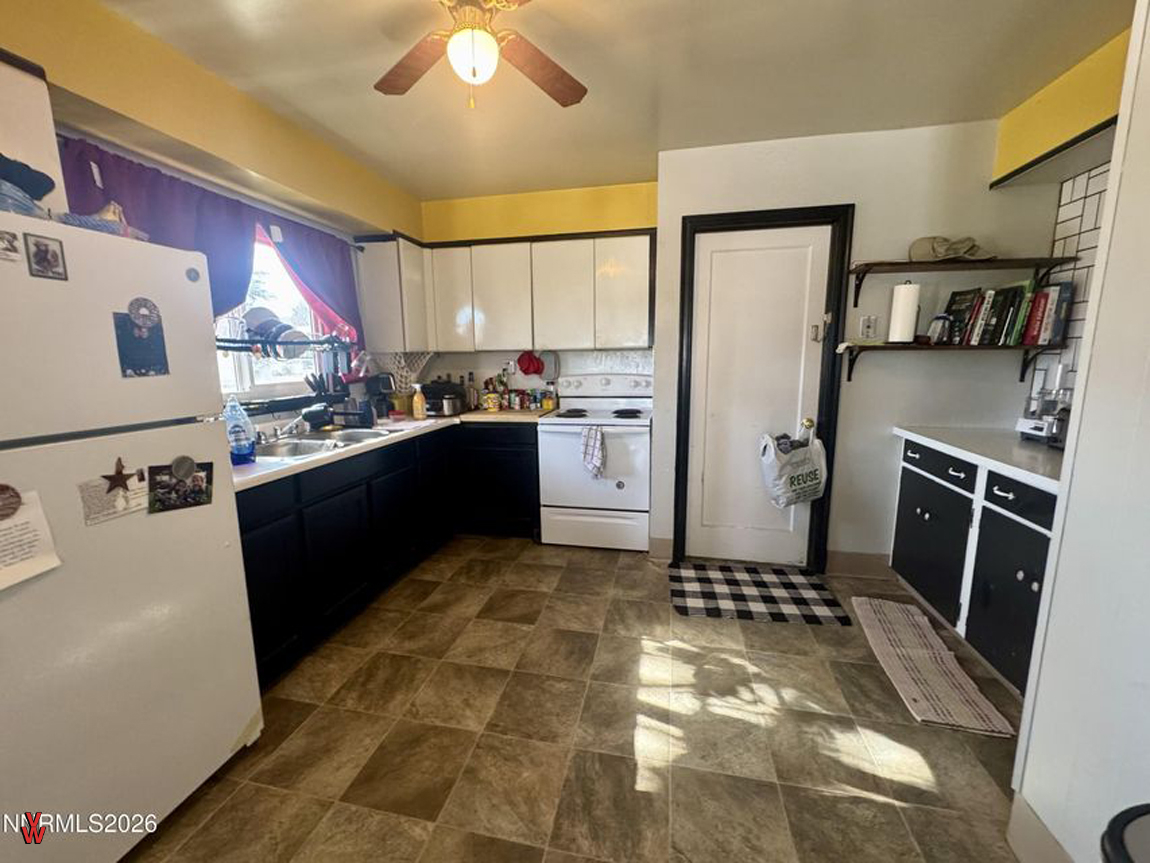 20BellevueAve-Kitchen