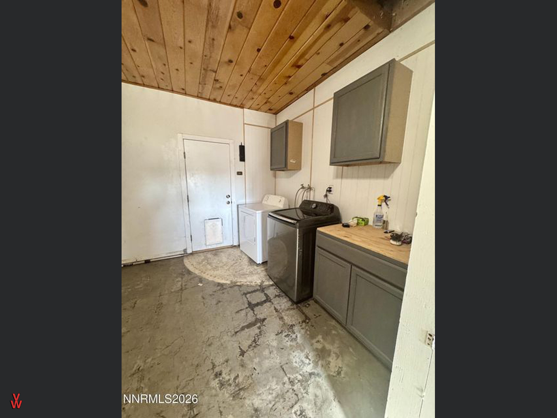 20BellevueAve-Laundry