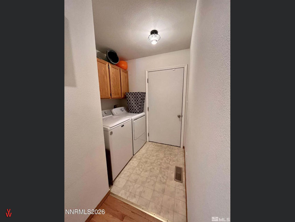 3205NSherwoodDr-Laundry