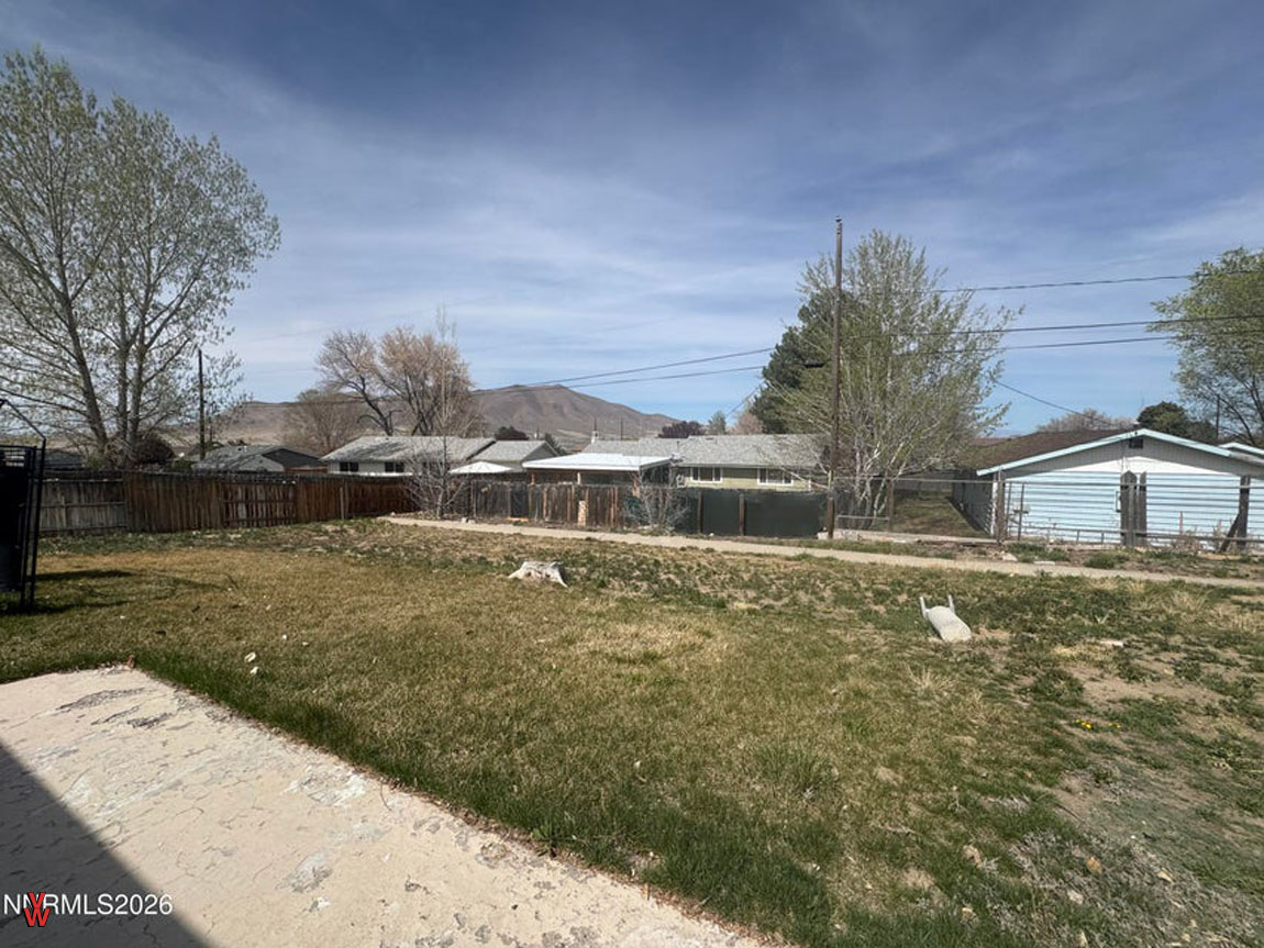 1823PearceSt-BackYard