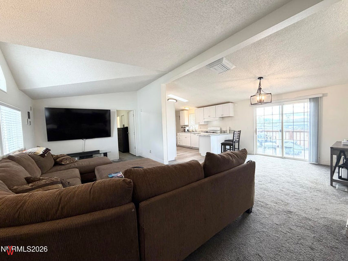 4070TurnerLn-LivingRoom2