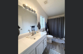 4070TurnerLn-MainBath