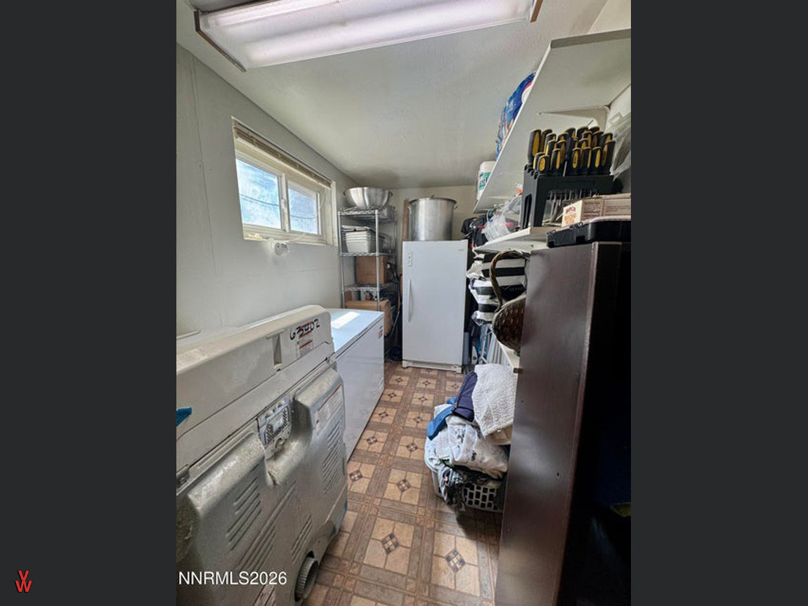 1352ProntoAve-LaundryArea3