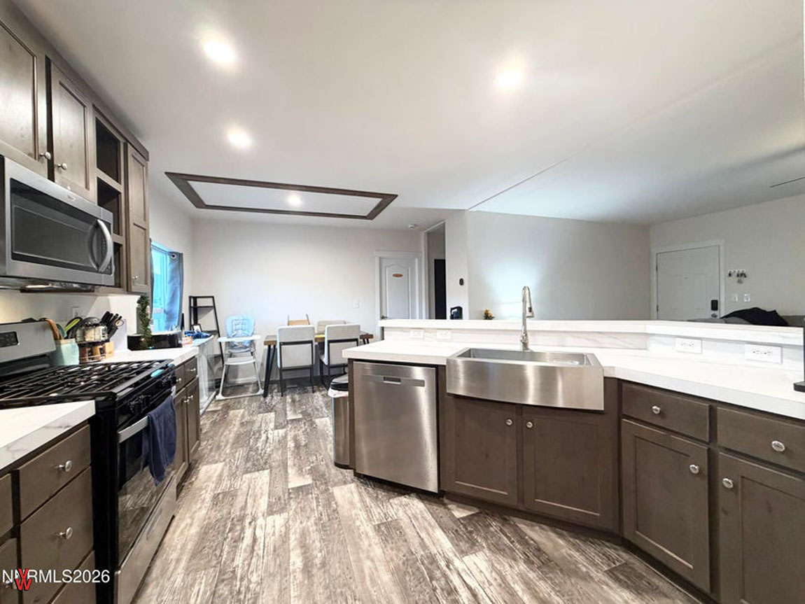 3552CrownRoyalCircle-Kitchen2