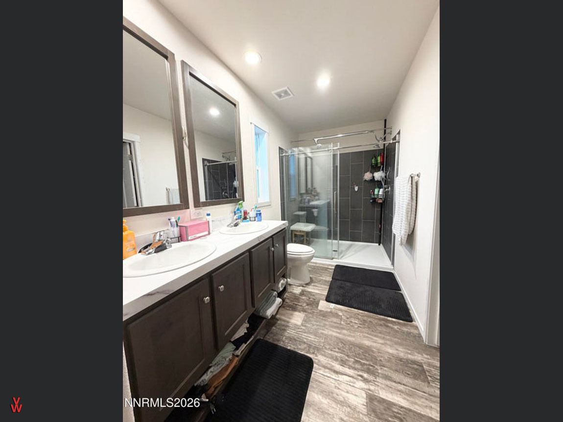 3552CrownRoyalCircle-PrimaryBathroom