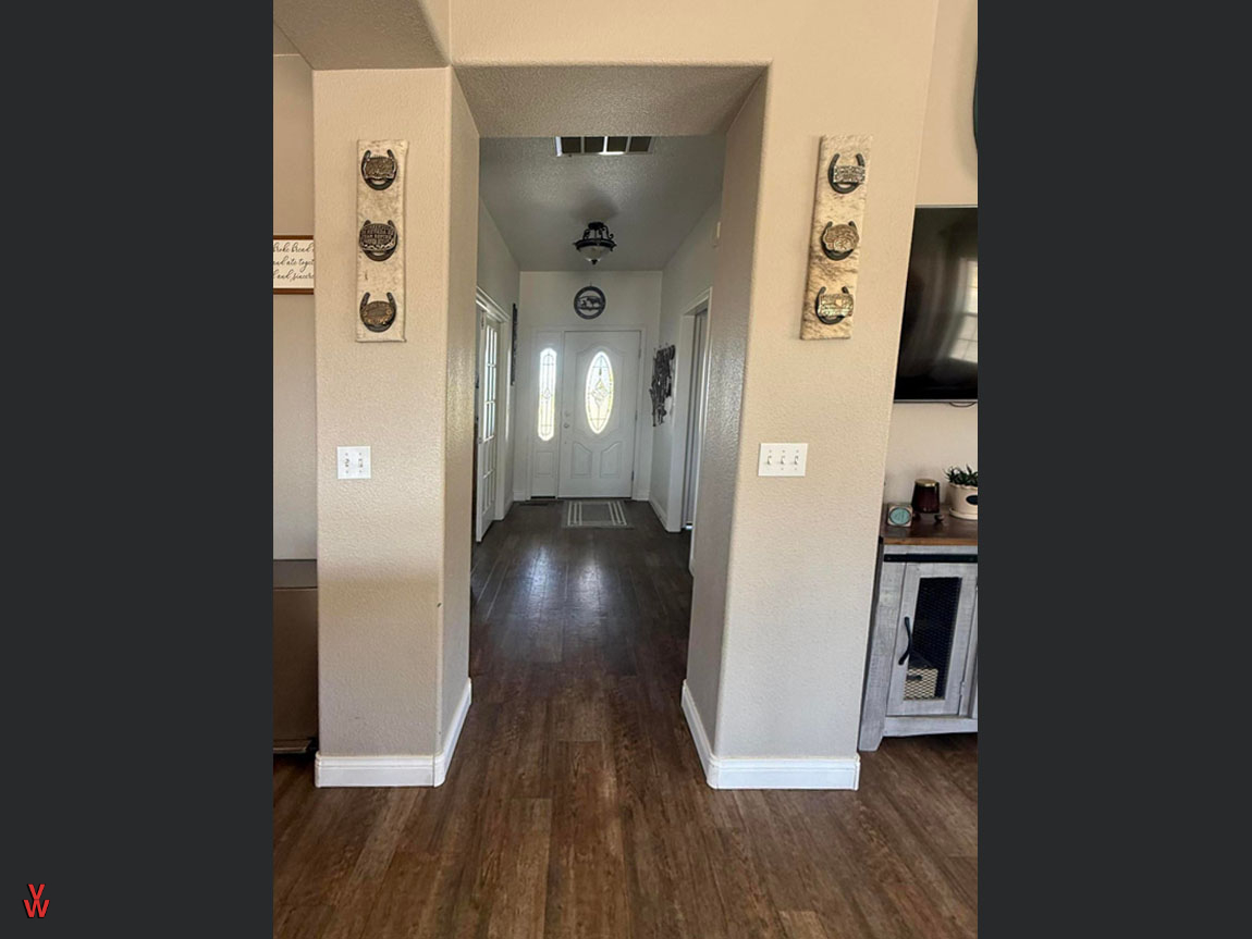 4830SaddlehornDr.-Entryway