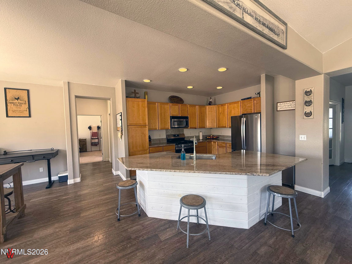 4830SaddlehornDr.-Kitchen2