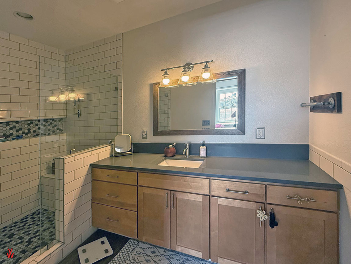 4830SaddlehornDr.-PrimaryBath