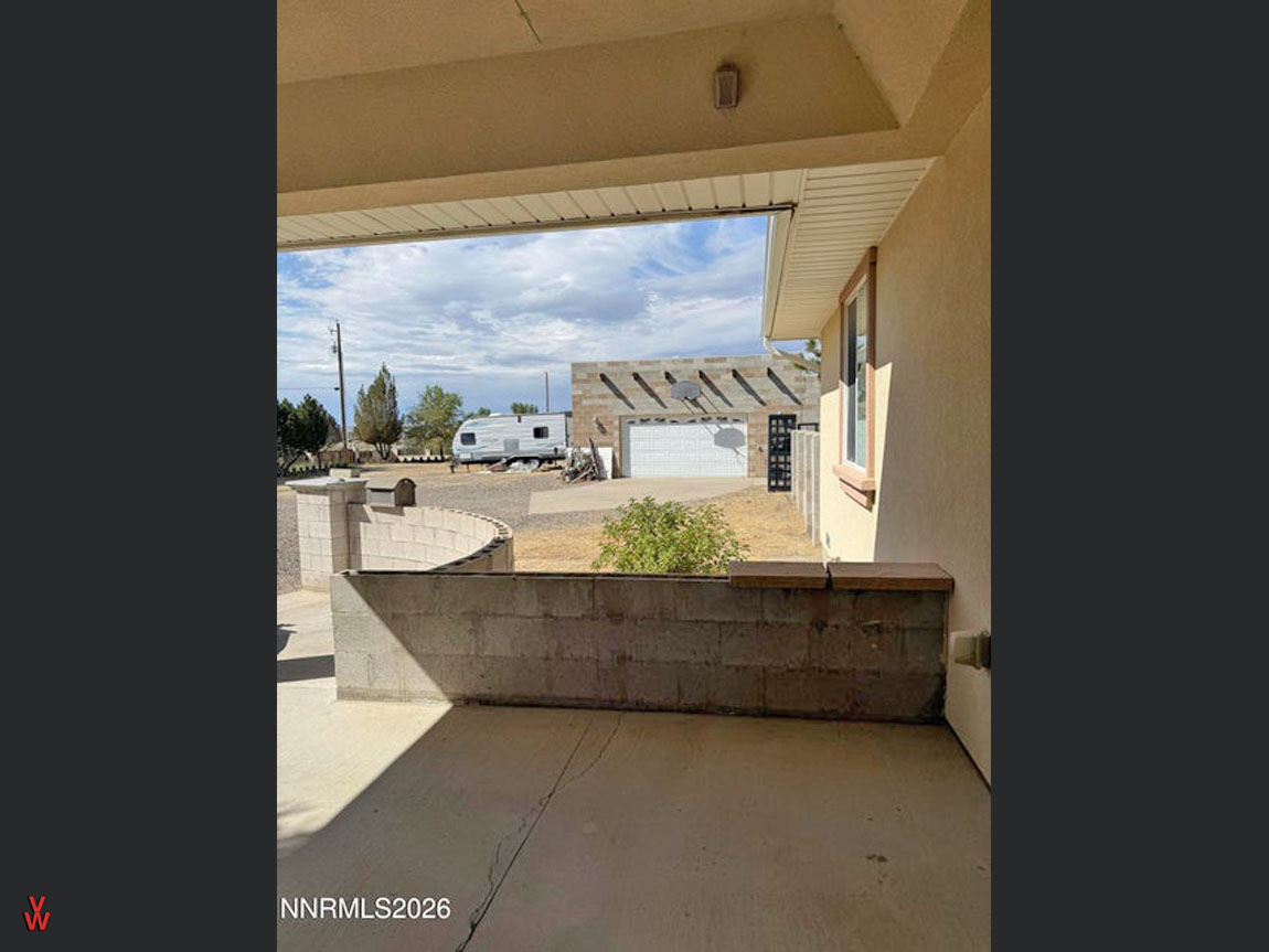 8175StinsonBlvd-FrontPorch