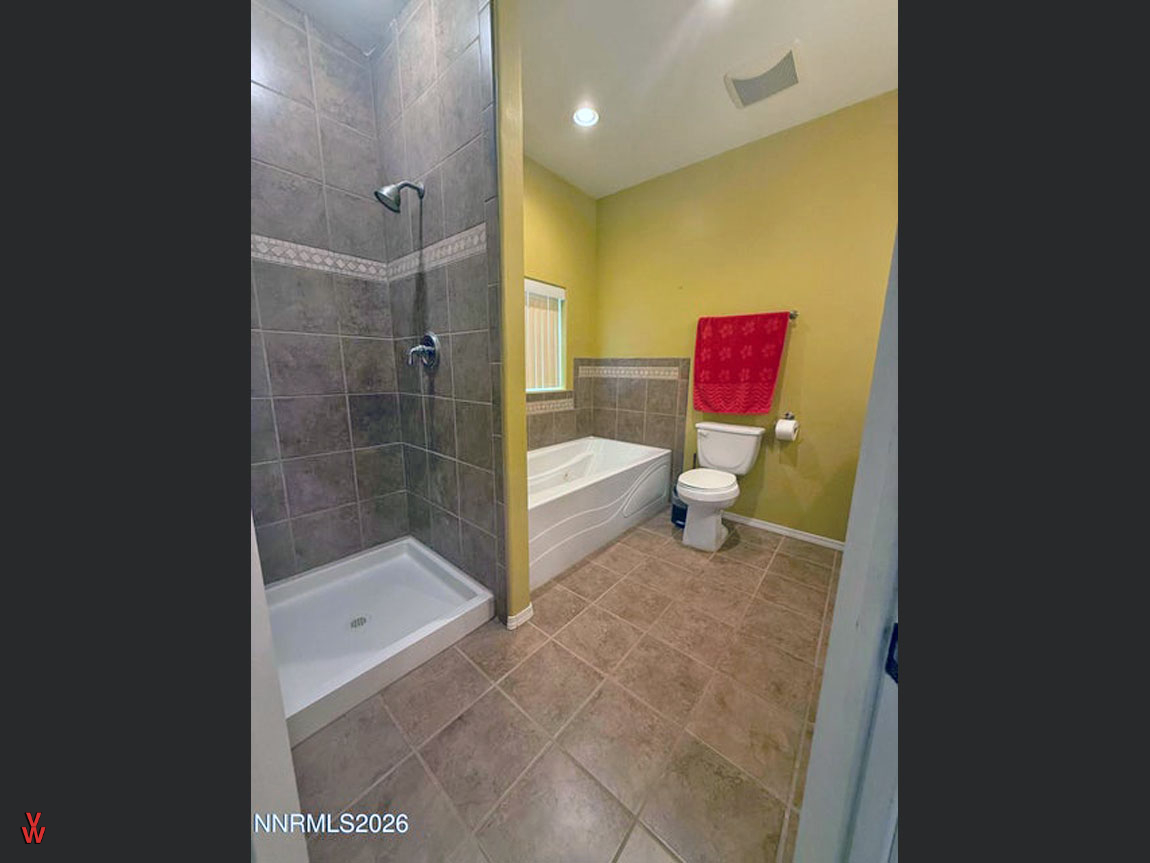 8175StinsonBlvd-MasterBath2