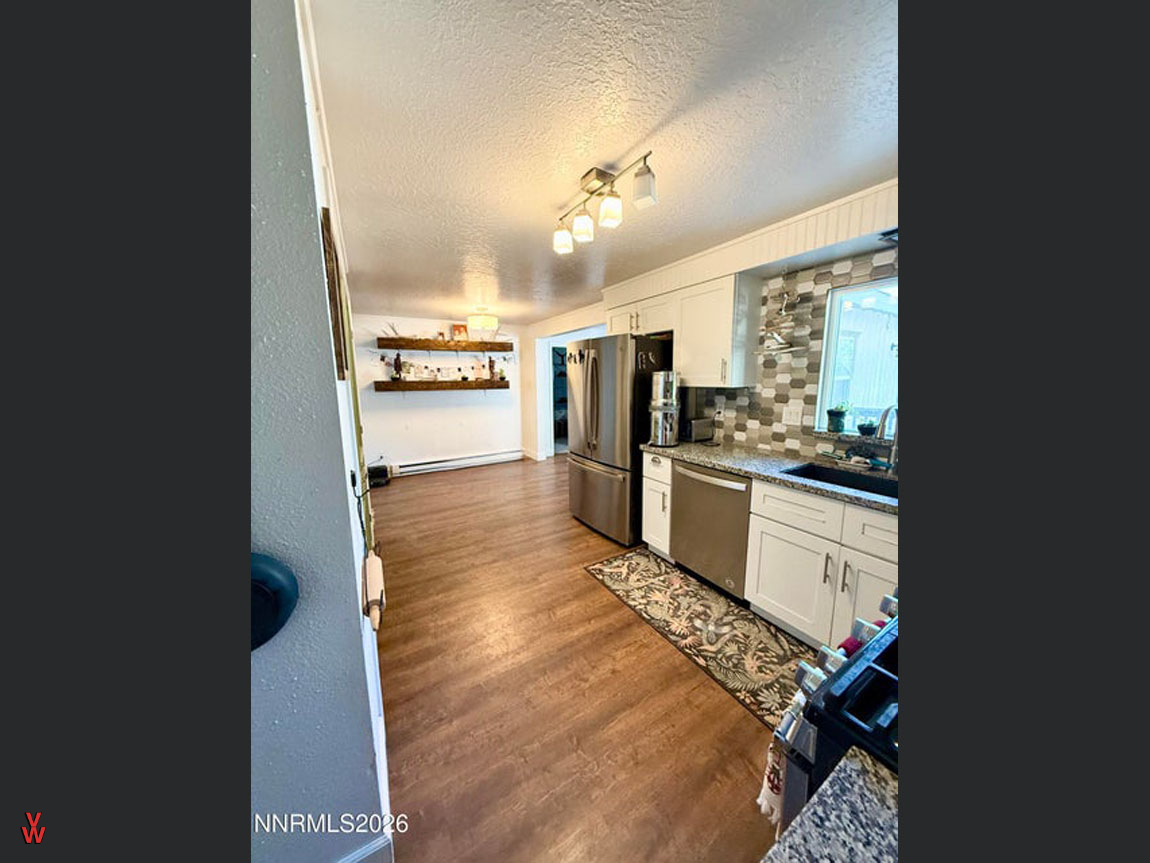 1925SkylandBlvd-Kitchen