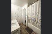 1925SkylandBlvGuestBath2