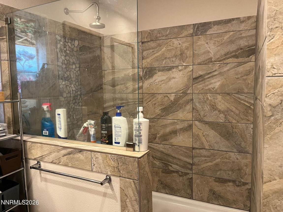615ENationalAve-PrimaryBath