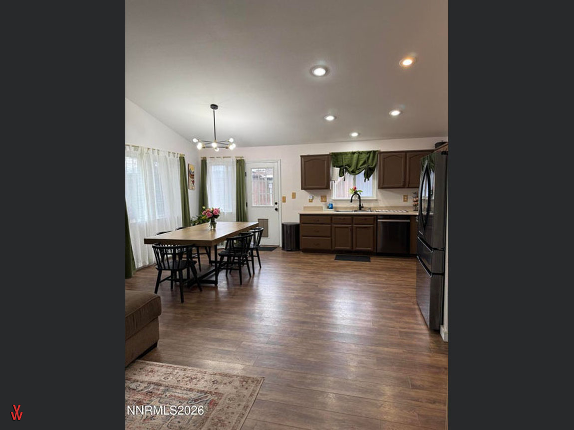 5080JacobsenDr-Kitchen_Dining