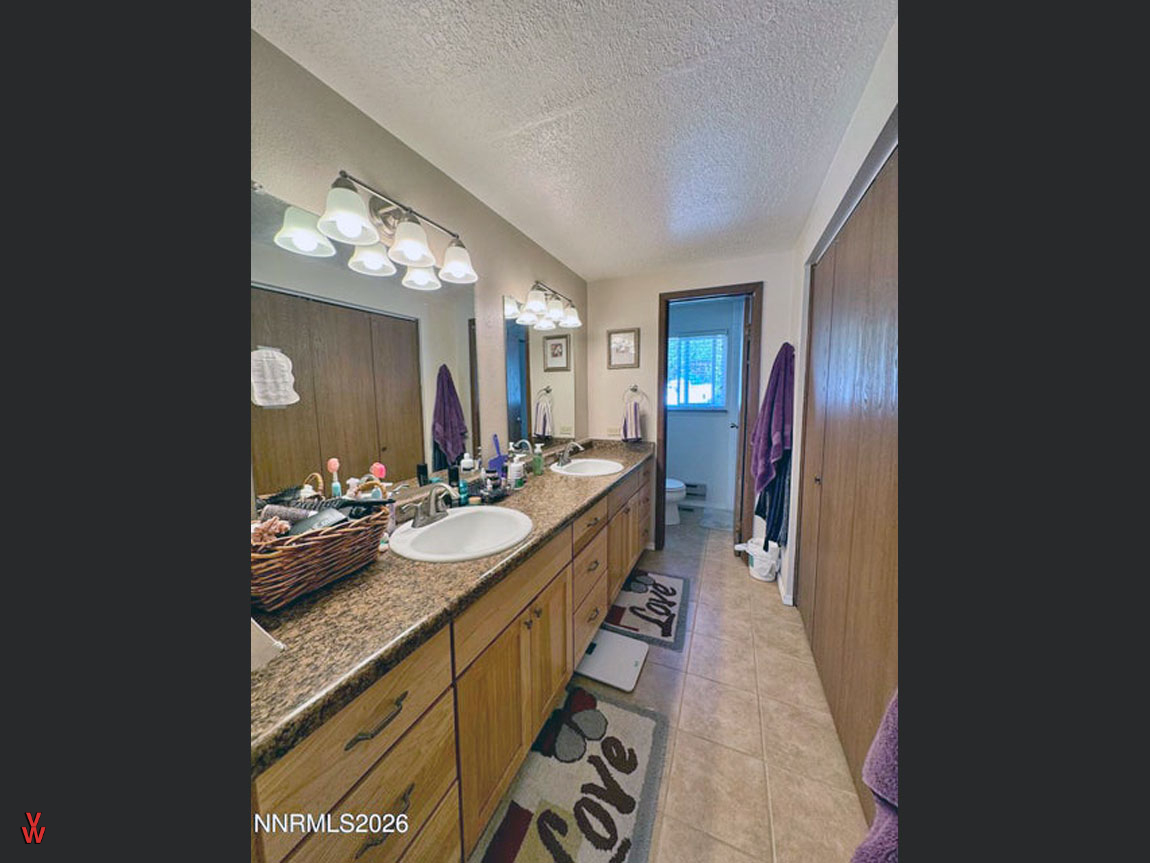 350EMinorSt-PrimaryBathroom